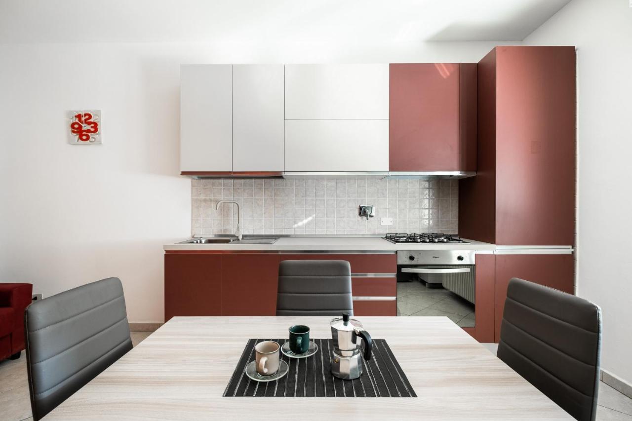 Giorgi Homes - Easy Apartment By Wonderful Italy Bologna Bagian luar foto